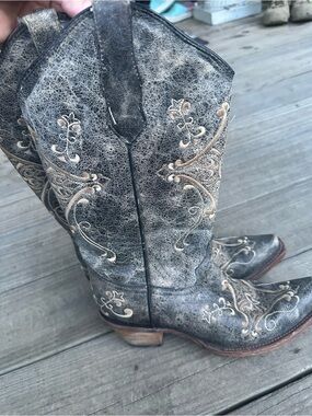Circle G Embroidered Distressed Leather Cowboy Boots - Gray with Tan Stitching
